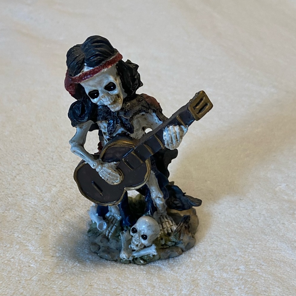 Band of 4 Skeleton Musician Figures - Picture 11 of 13
